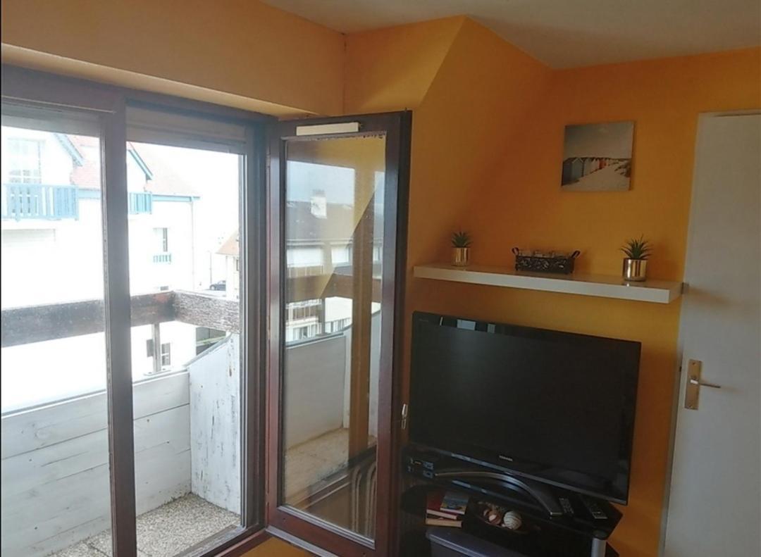 Appartement A 50 M De La Plage Avec Wifi Et Netflix Villers-sur-Mer Luaran gambar